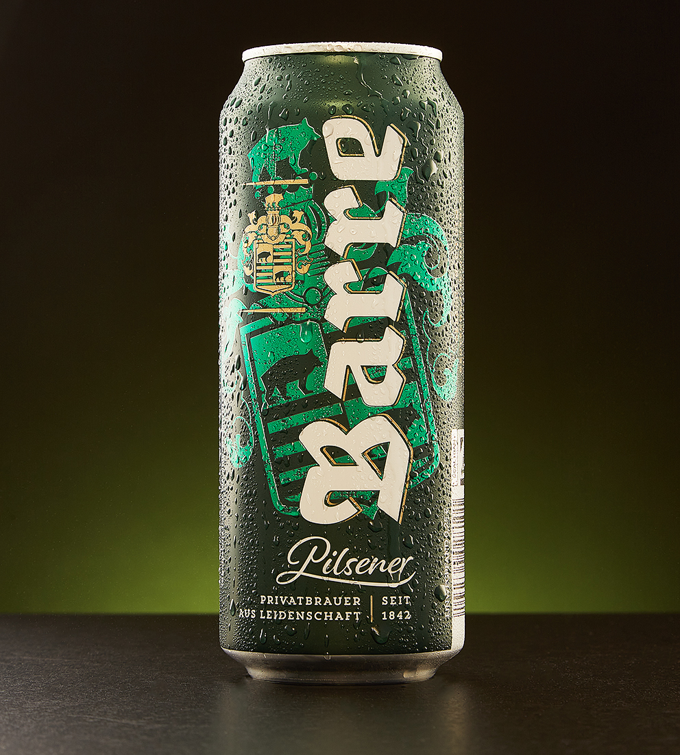 Barre Pilsener can with dark green highlighted background